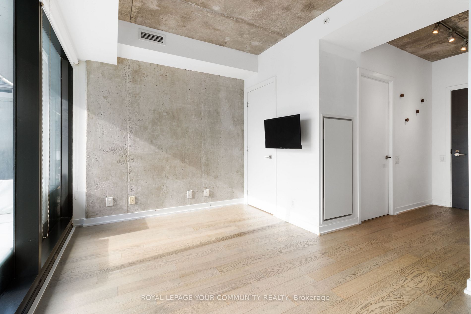 11 Charlotte St, #2101