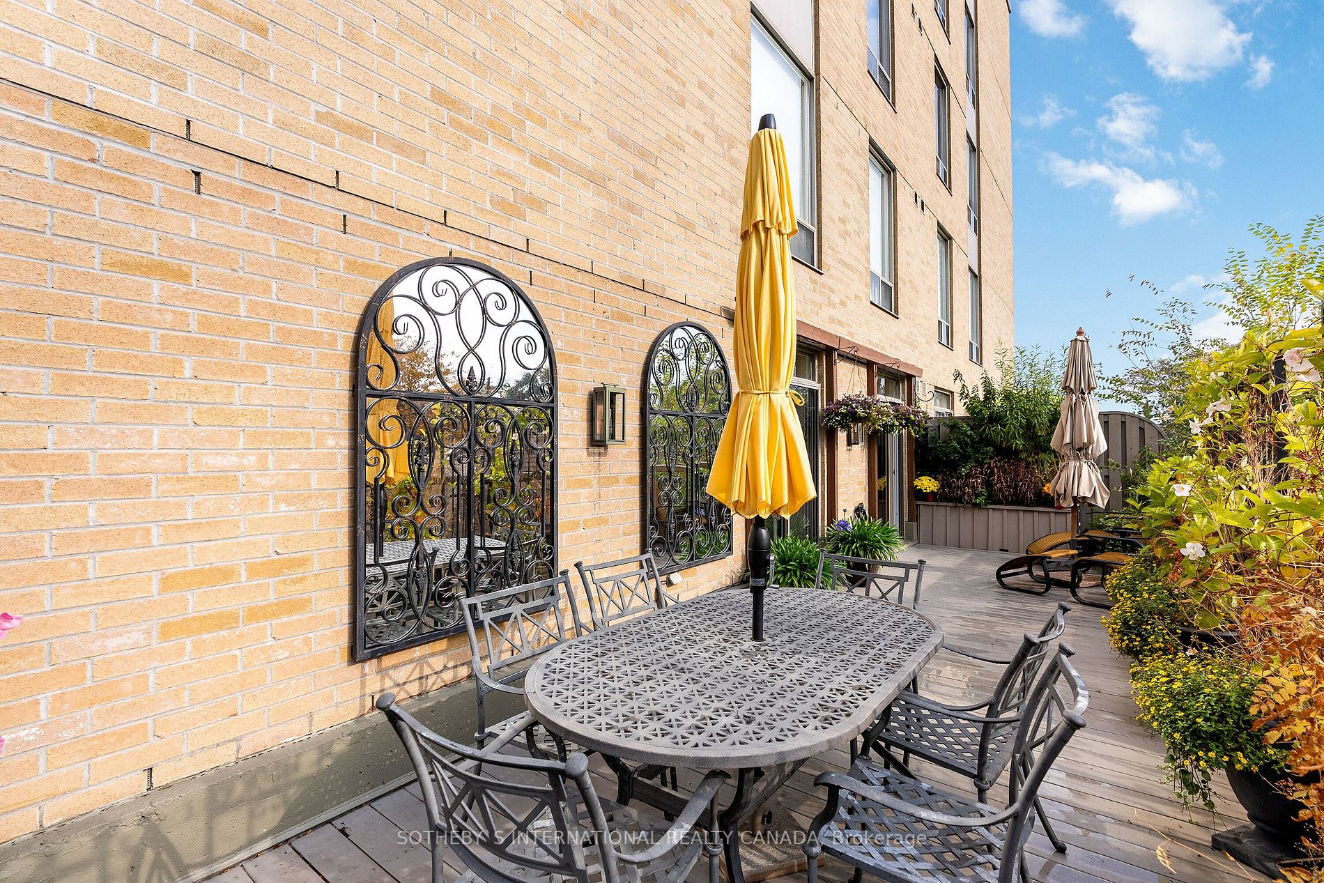 1750 Bayview Ave, #204