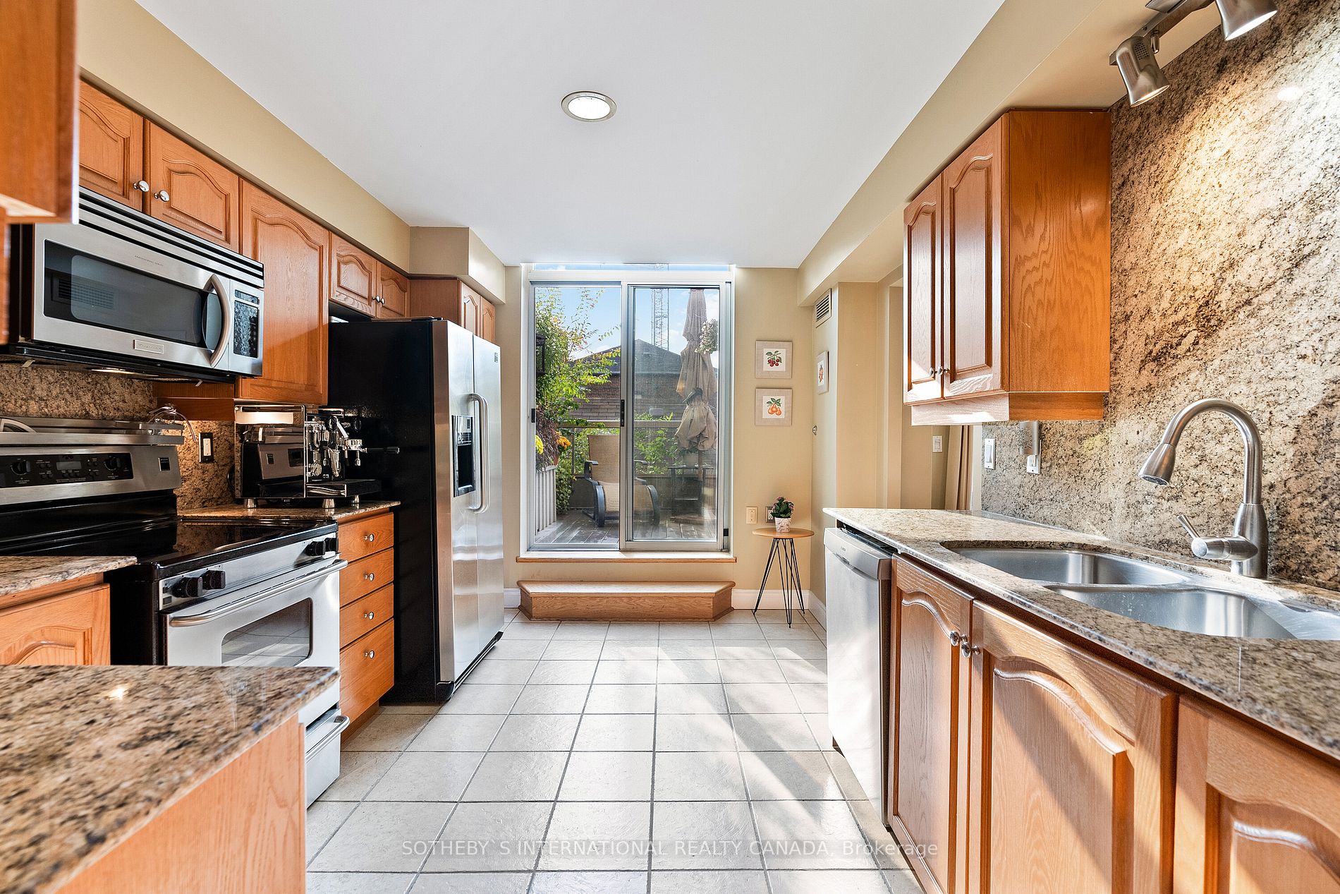 1750 Bayview Ave, #204