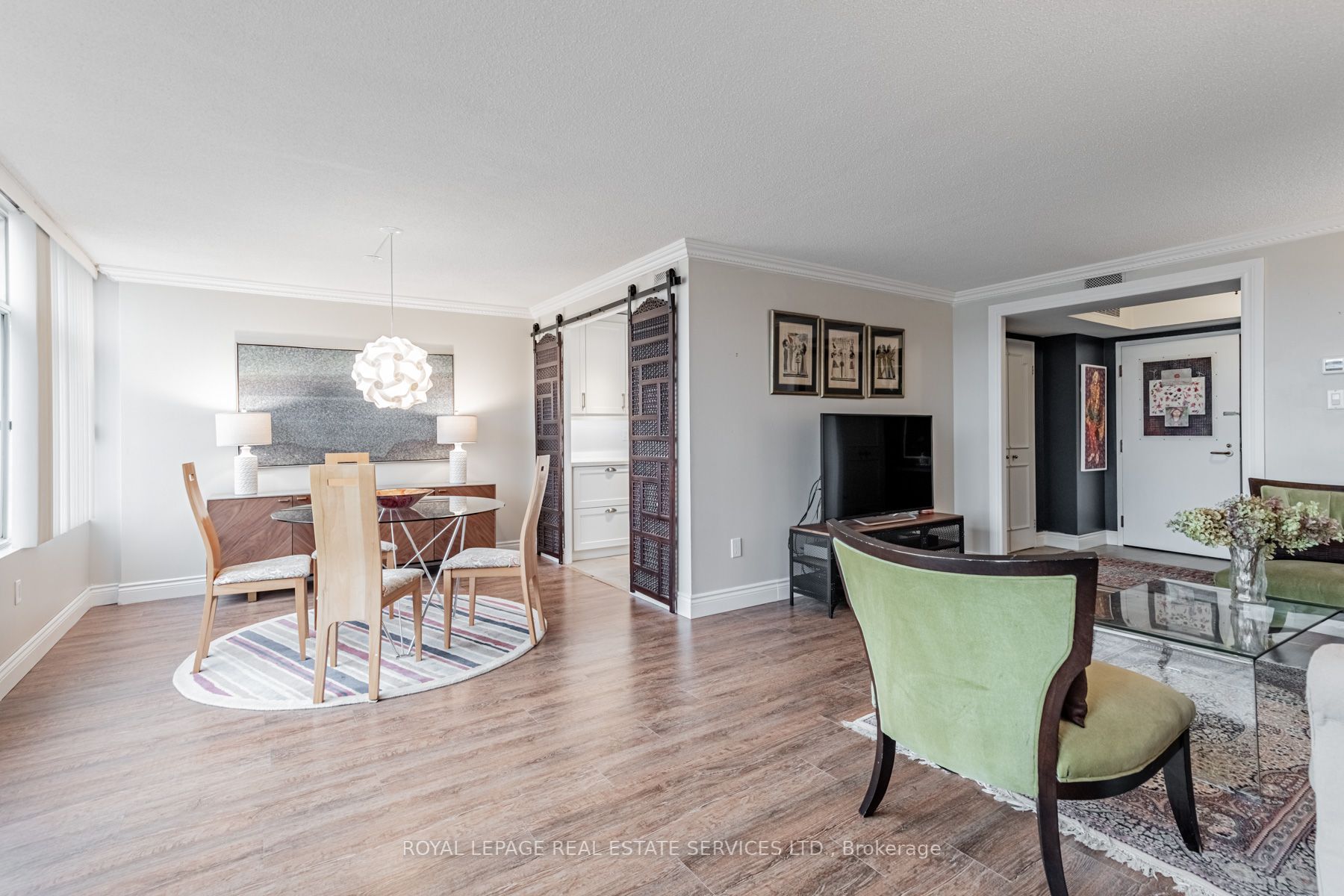 900 Yonge St, #502