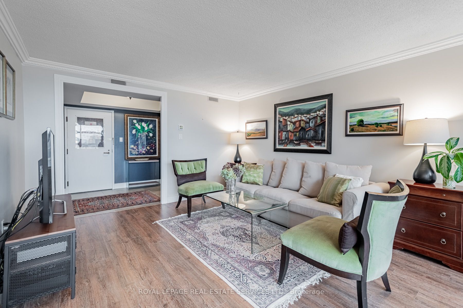 900 Yonge St, #502