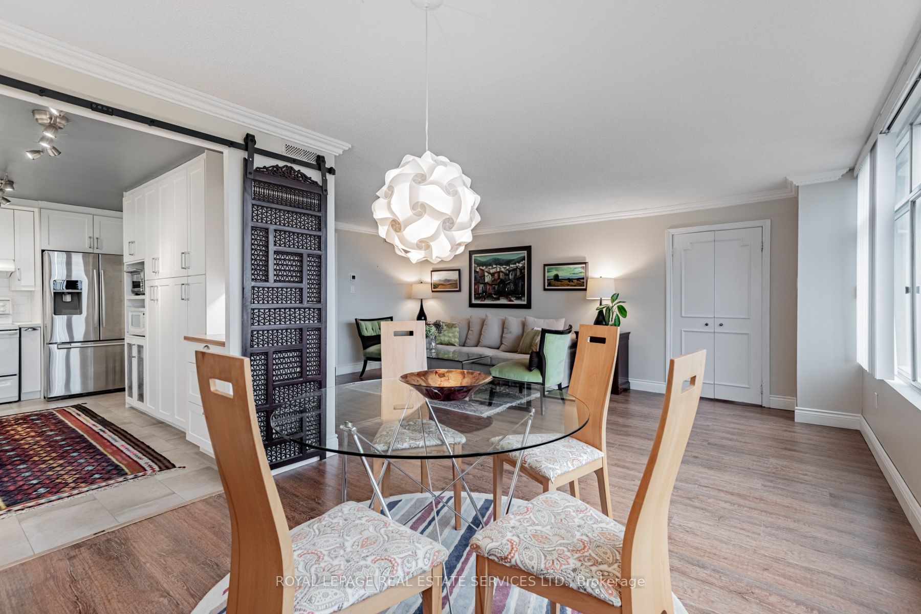 900 Yonge St, #502