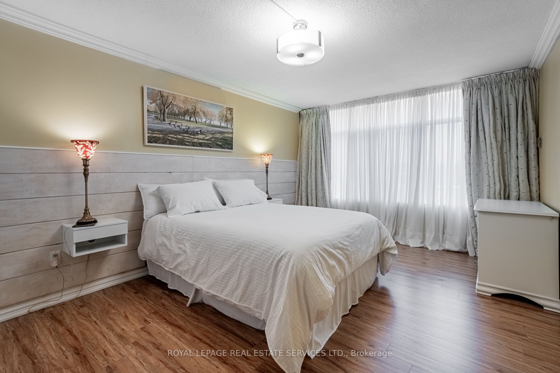 900 Yonge St, #502