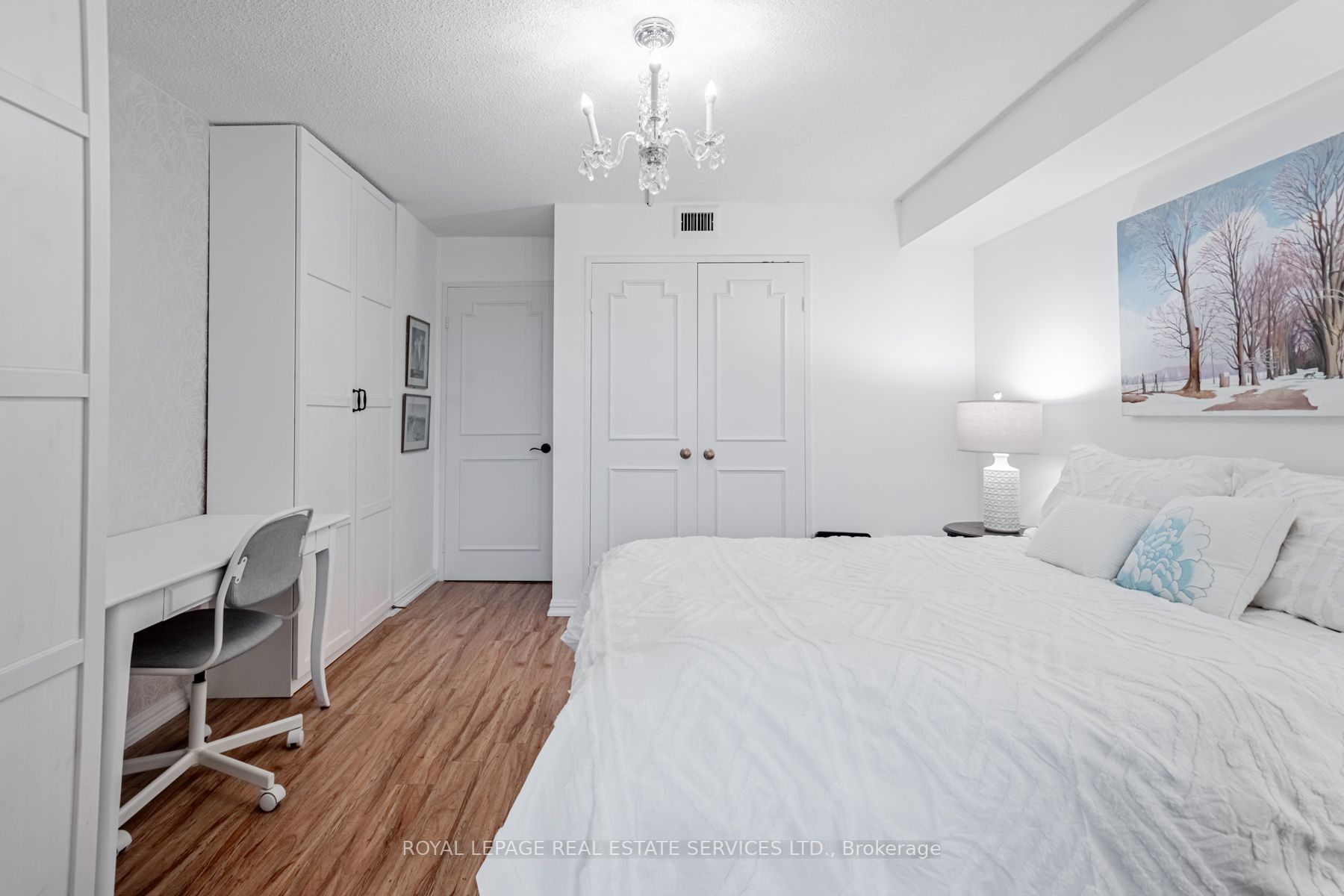 900 Yonge St, #502