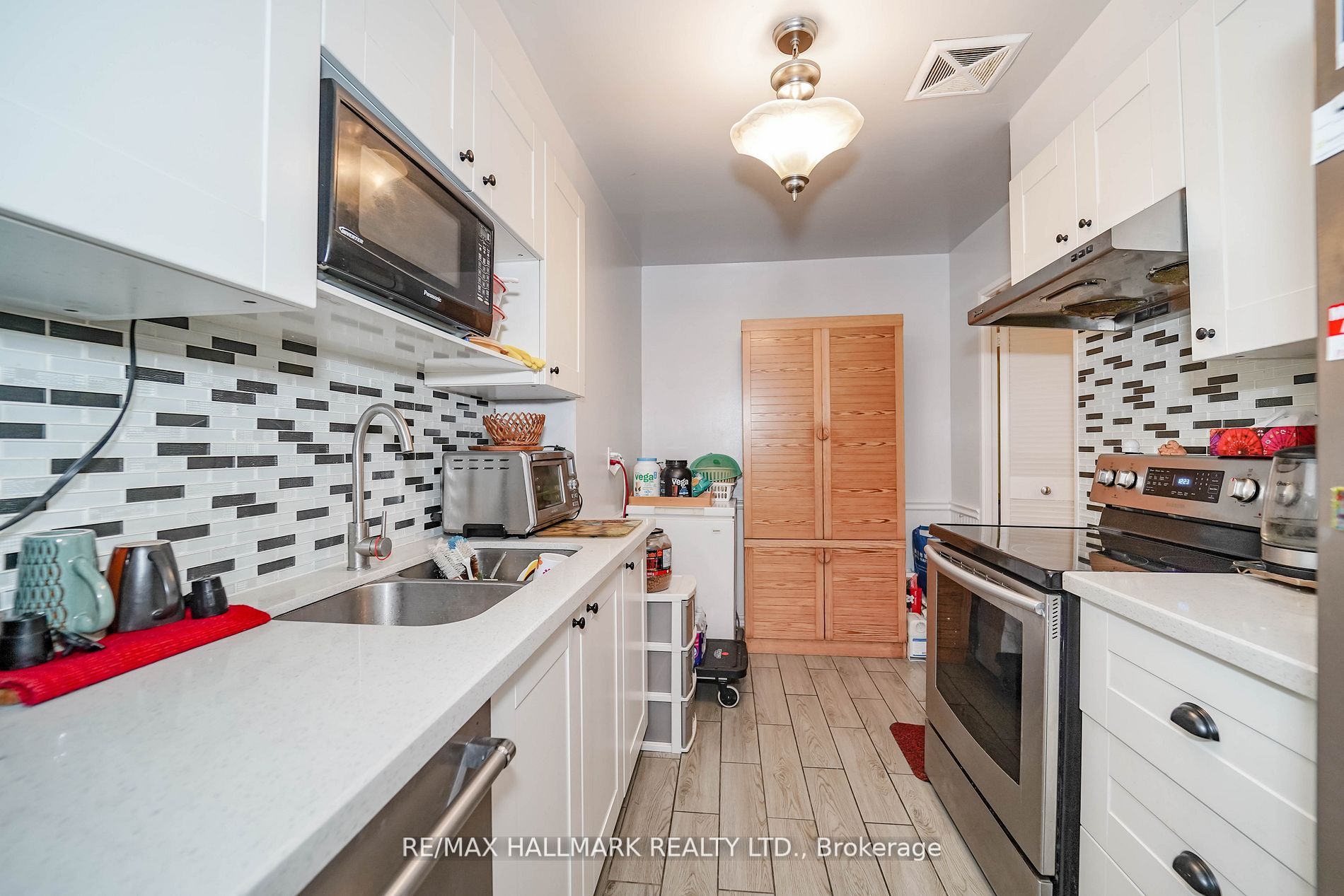 4005 Don Mills Rd, #104