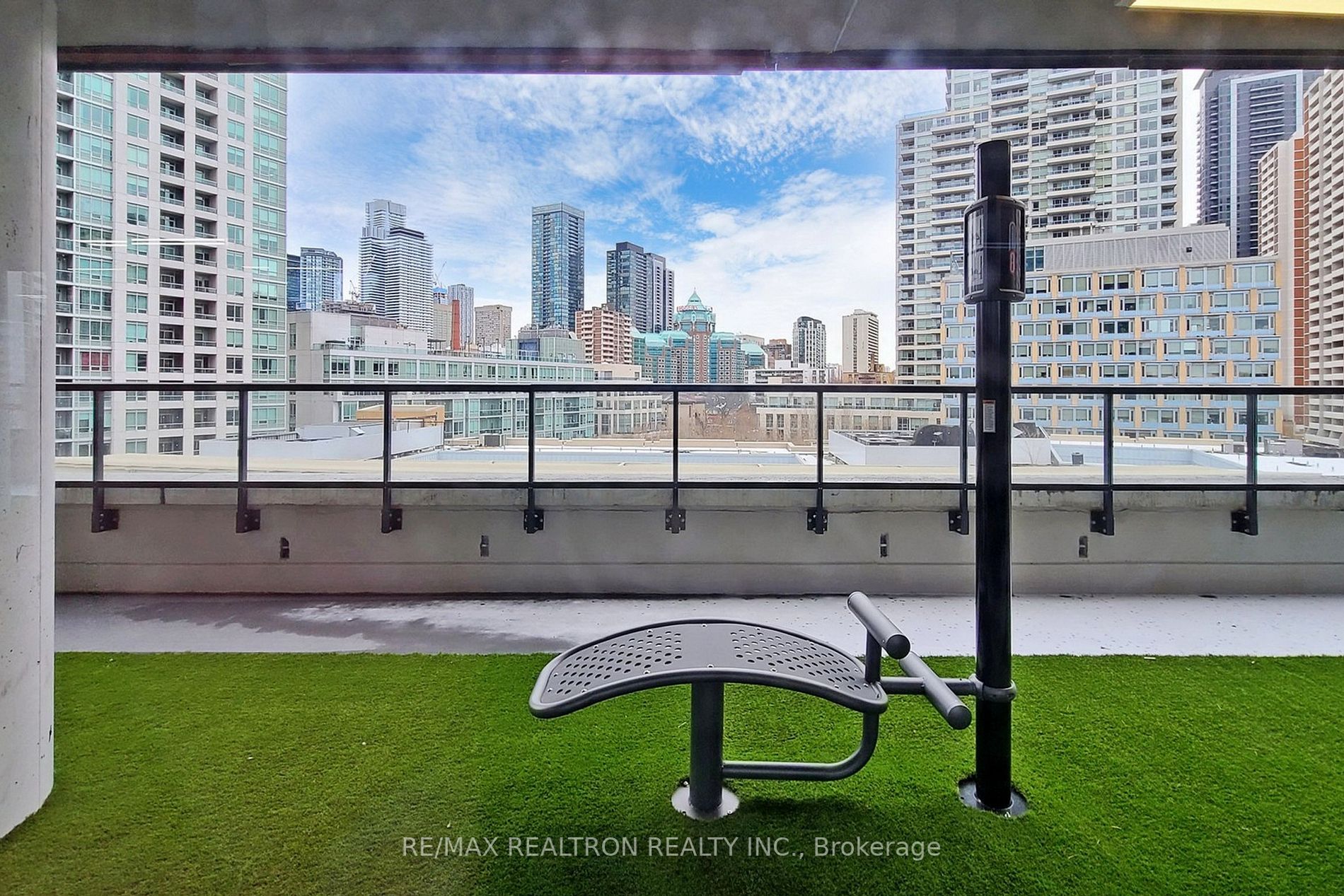 159 Wellesley St E, #908