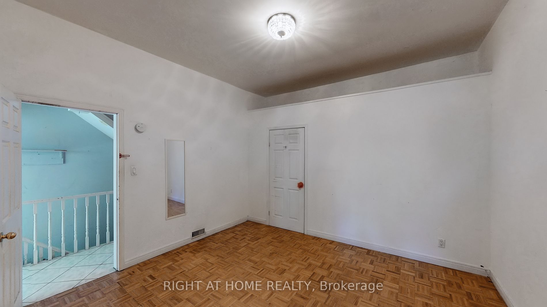 66 Gladstone Ave, #Main