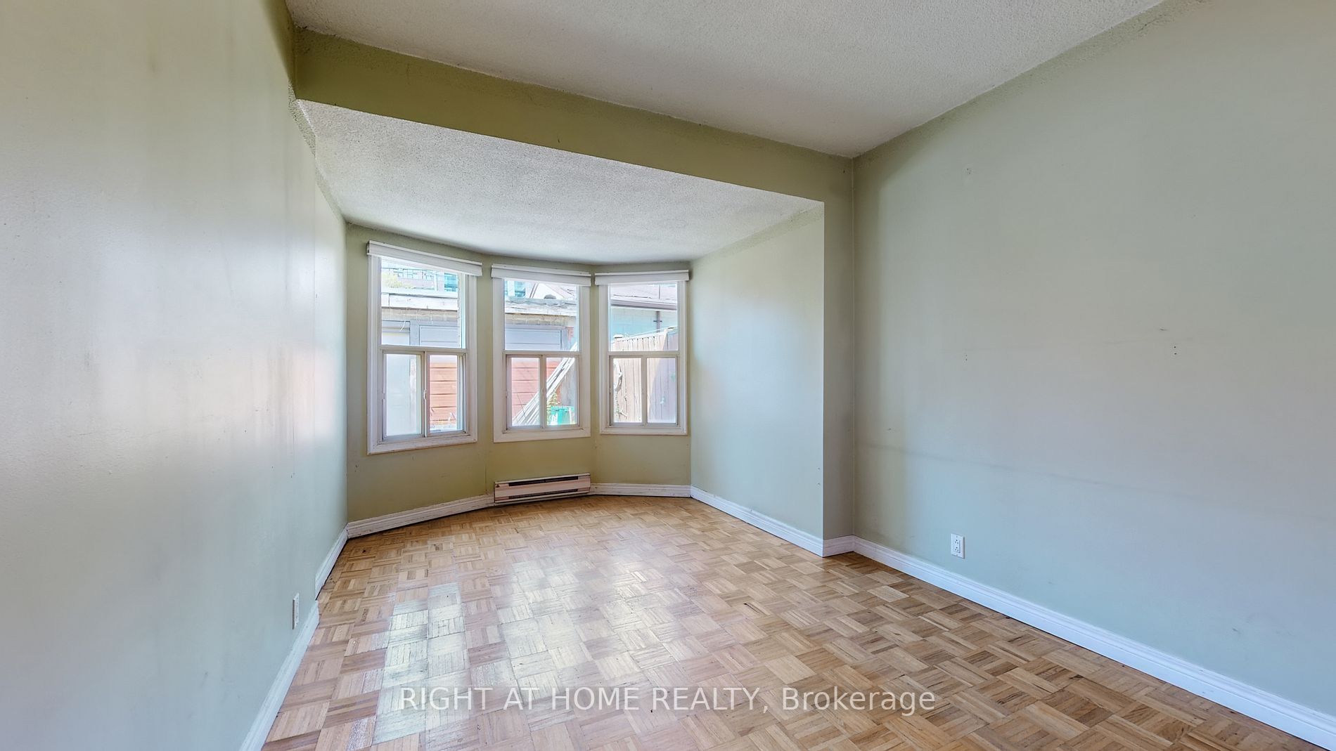 66 Gladstone Ave, #Main