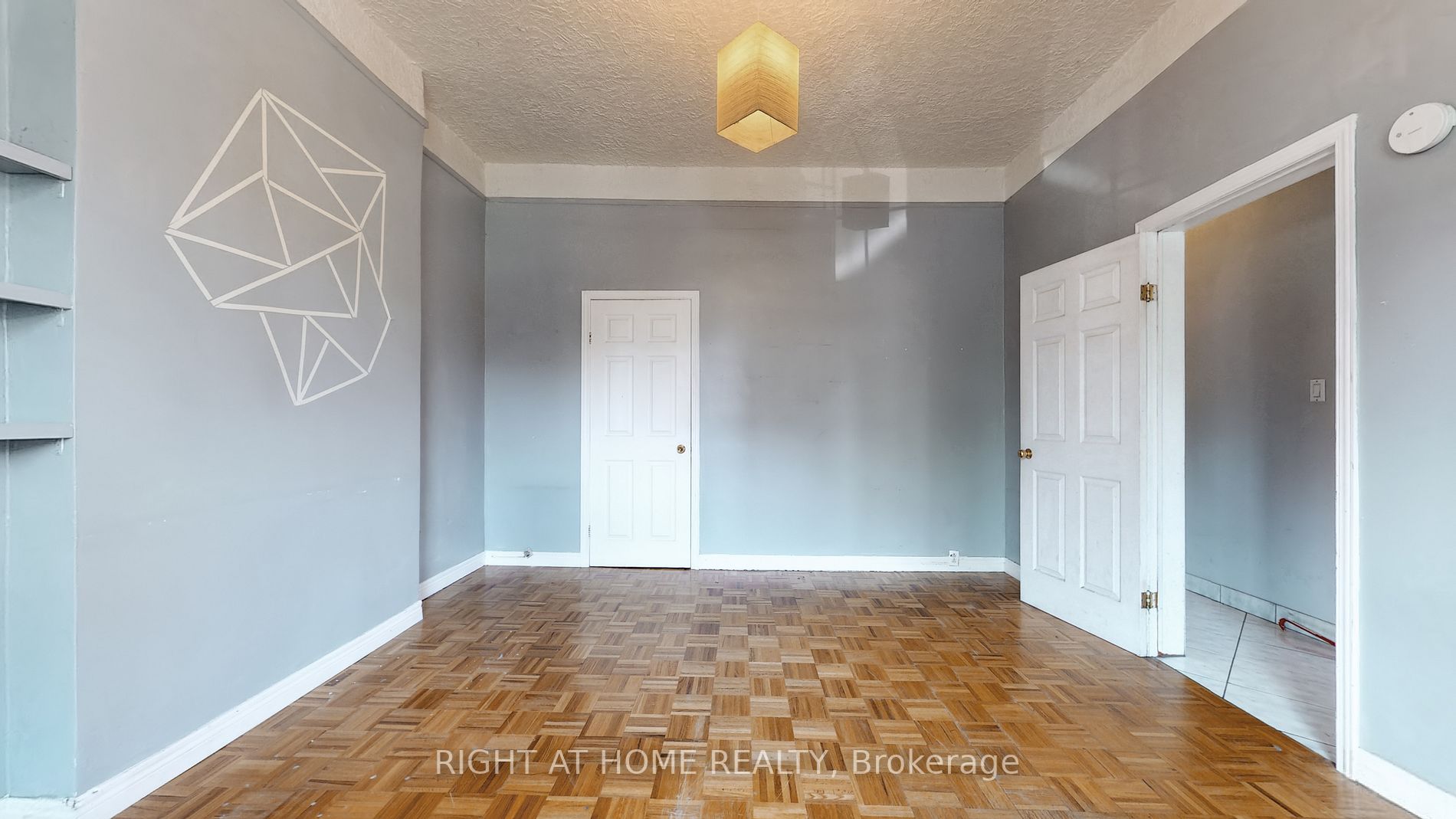 66 Gladstone Ave, #Main