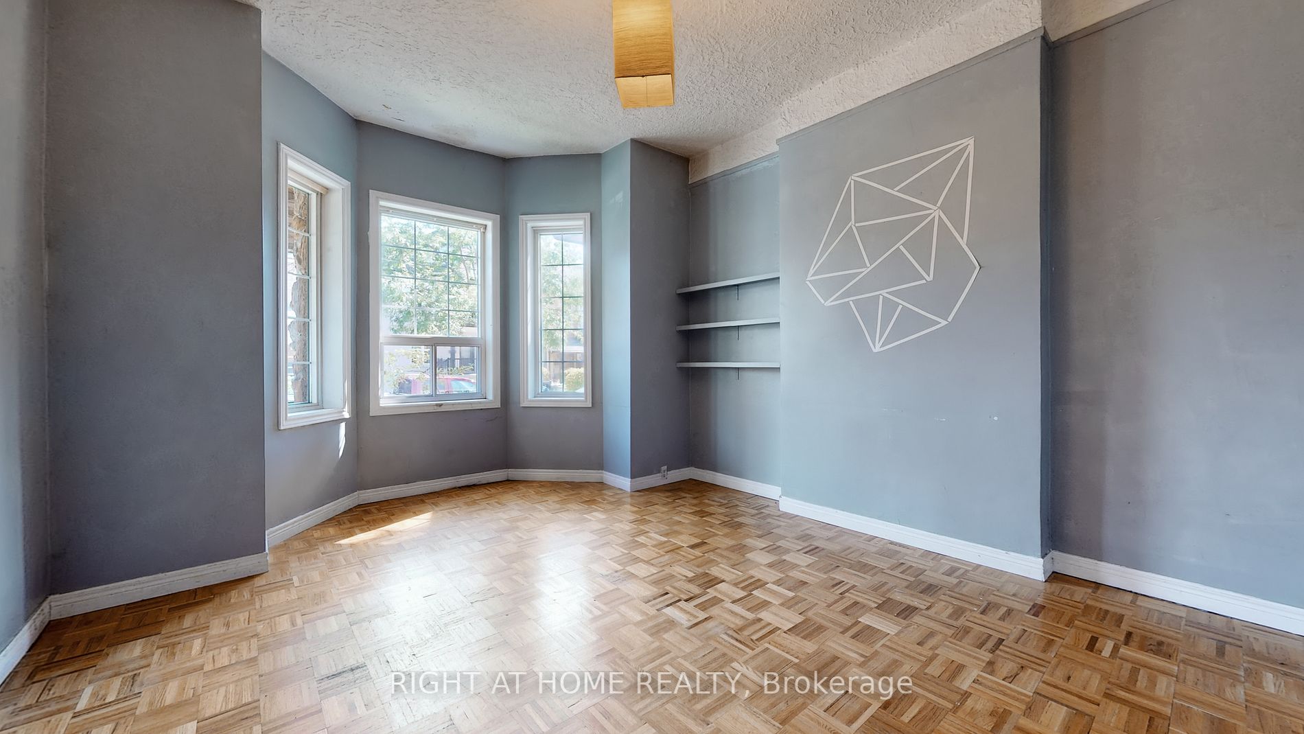 66 Gladstone Ave, #Main