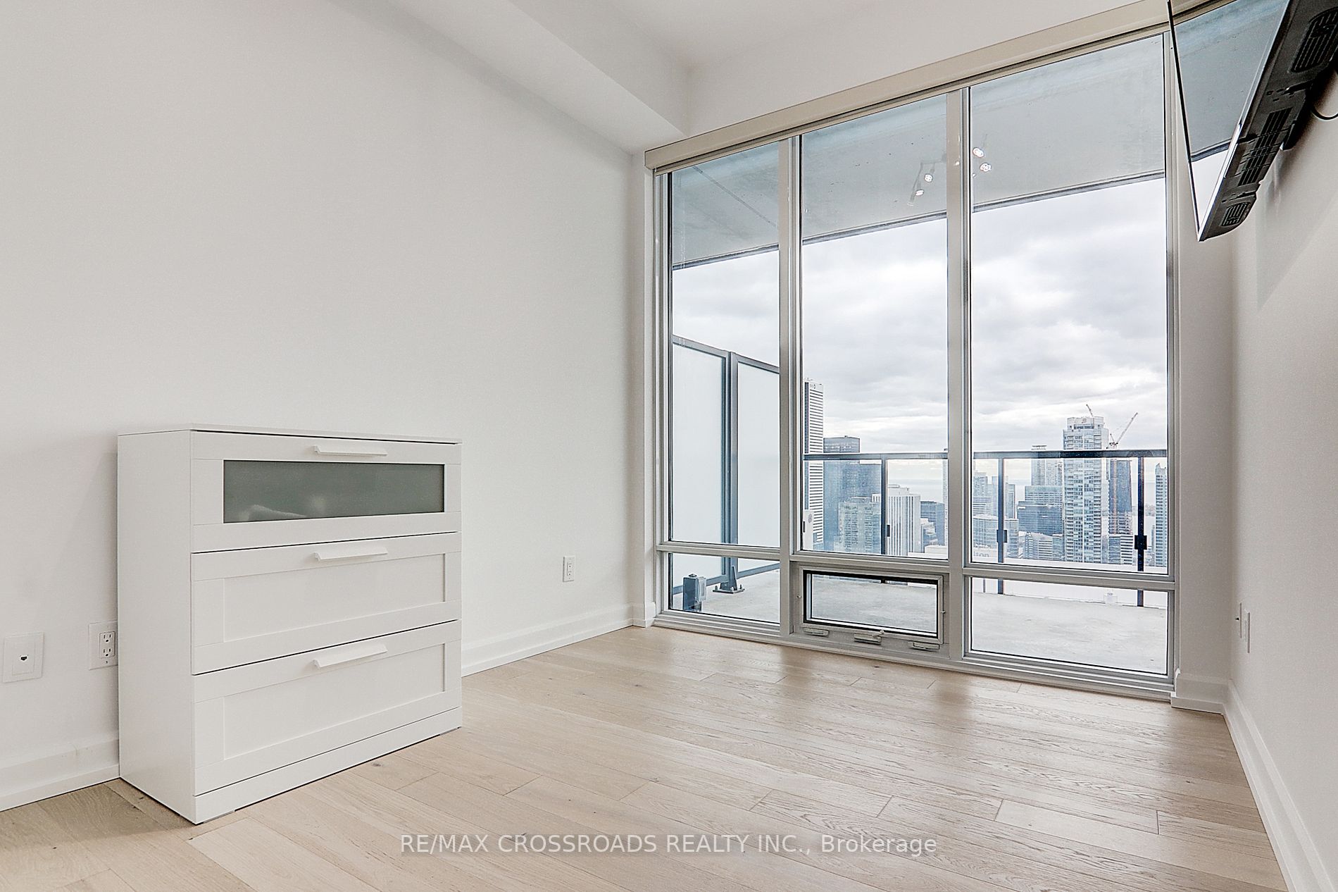 488 University Ave, #4310