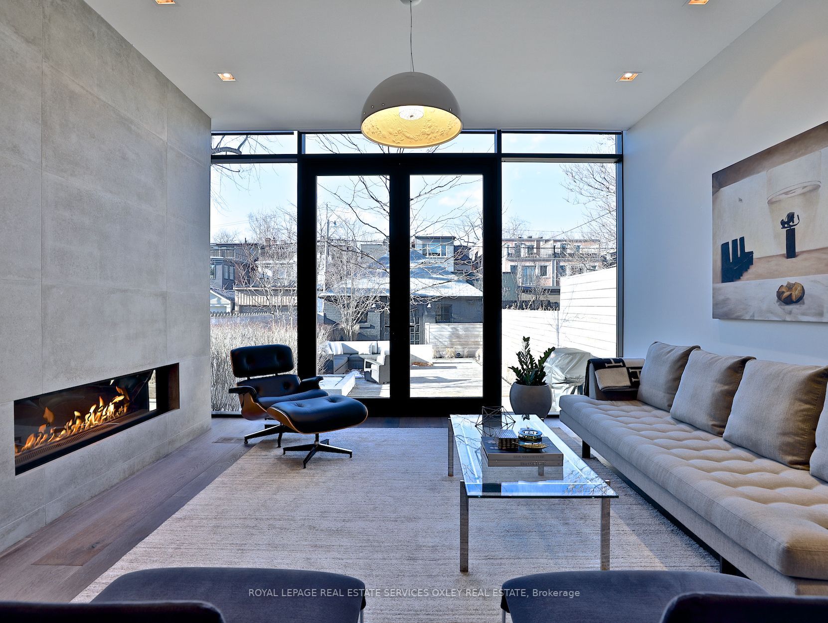76 Roxborough St W