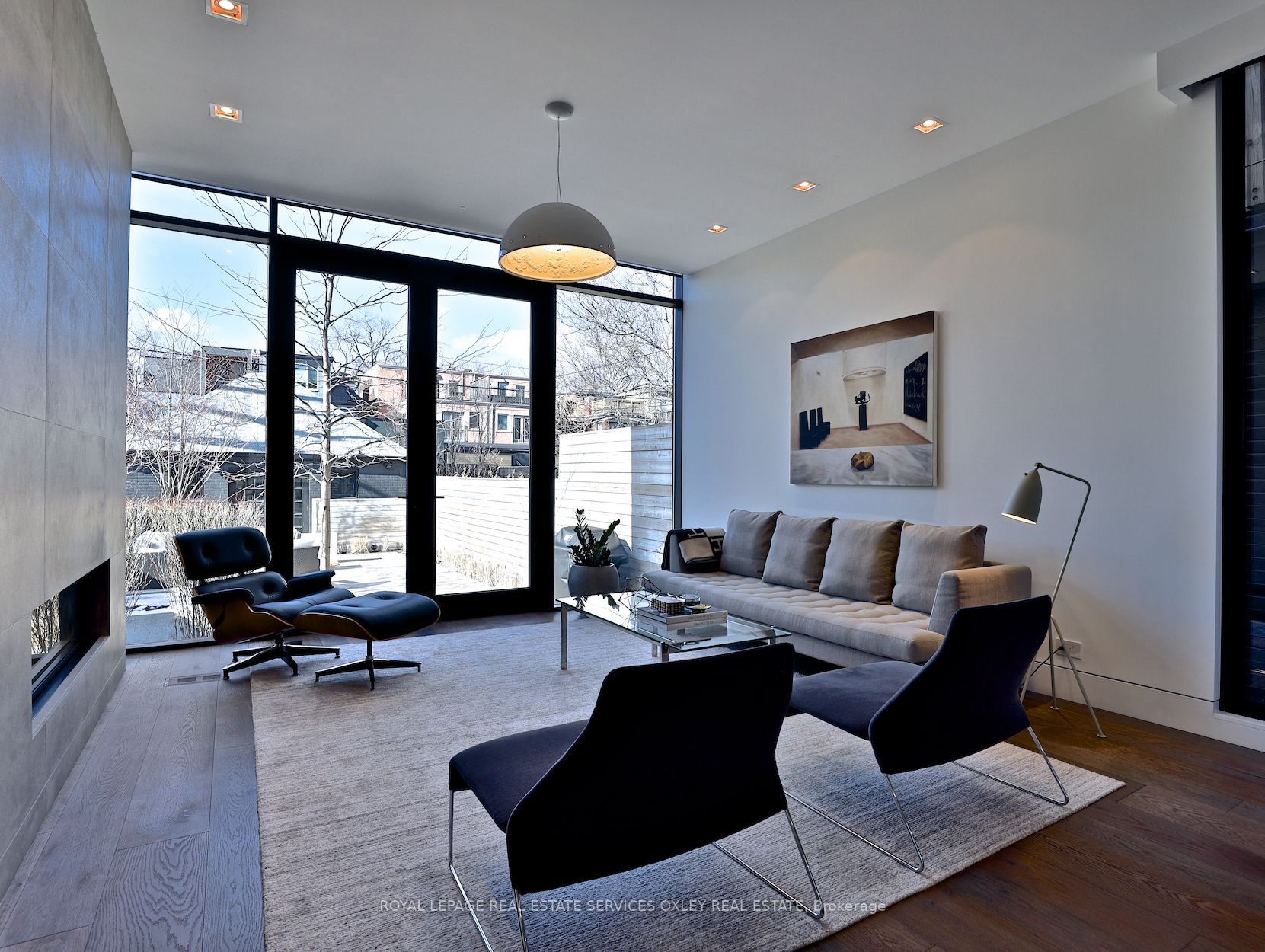 76 Roxborough St W