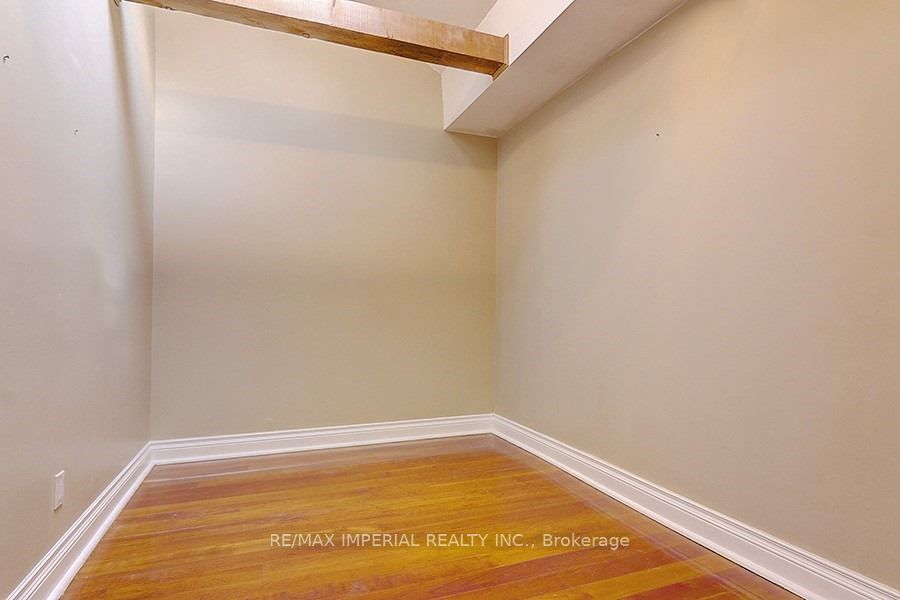 222 Wilfred Ave, #Main