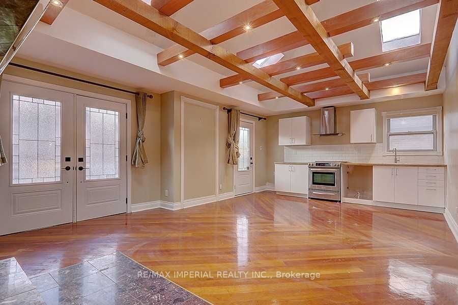 222 Wilfred Ave, #Main