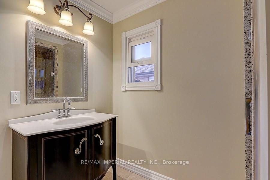 222 Wilfred Ave, #Main
