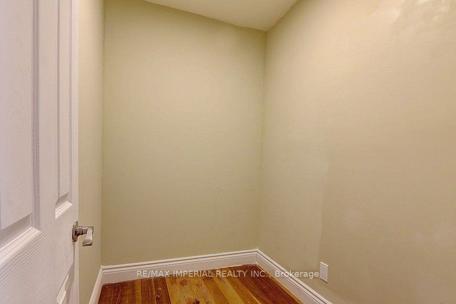 222 Wilfred Ave, #Main