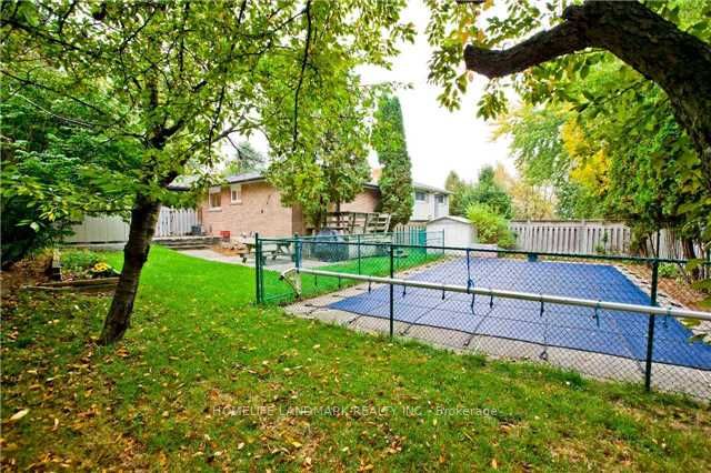 16 Trailside Dr
