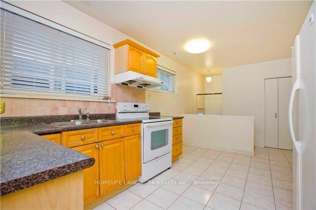 16 Trailside Dr