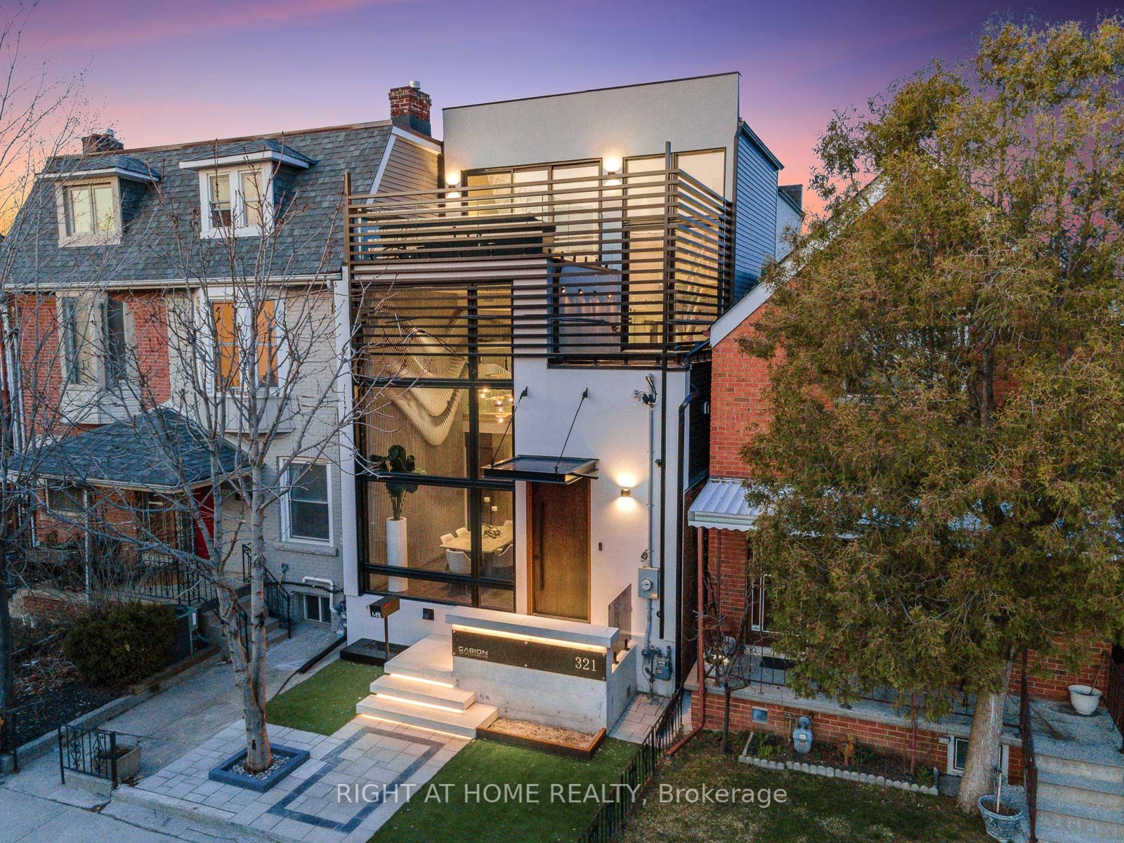 321 Manning Ave