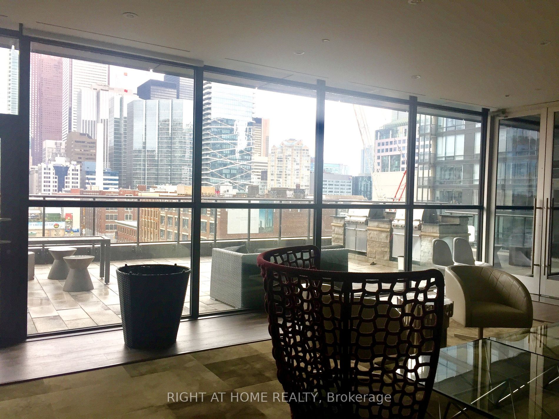 290 Adelaide St W, #1310