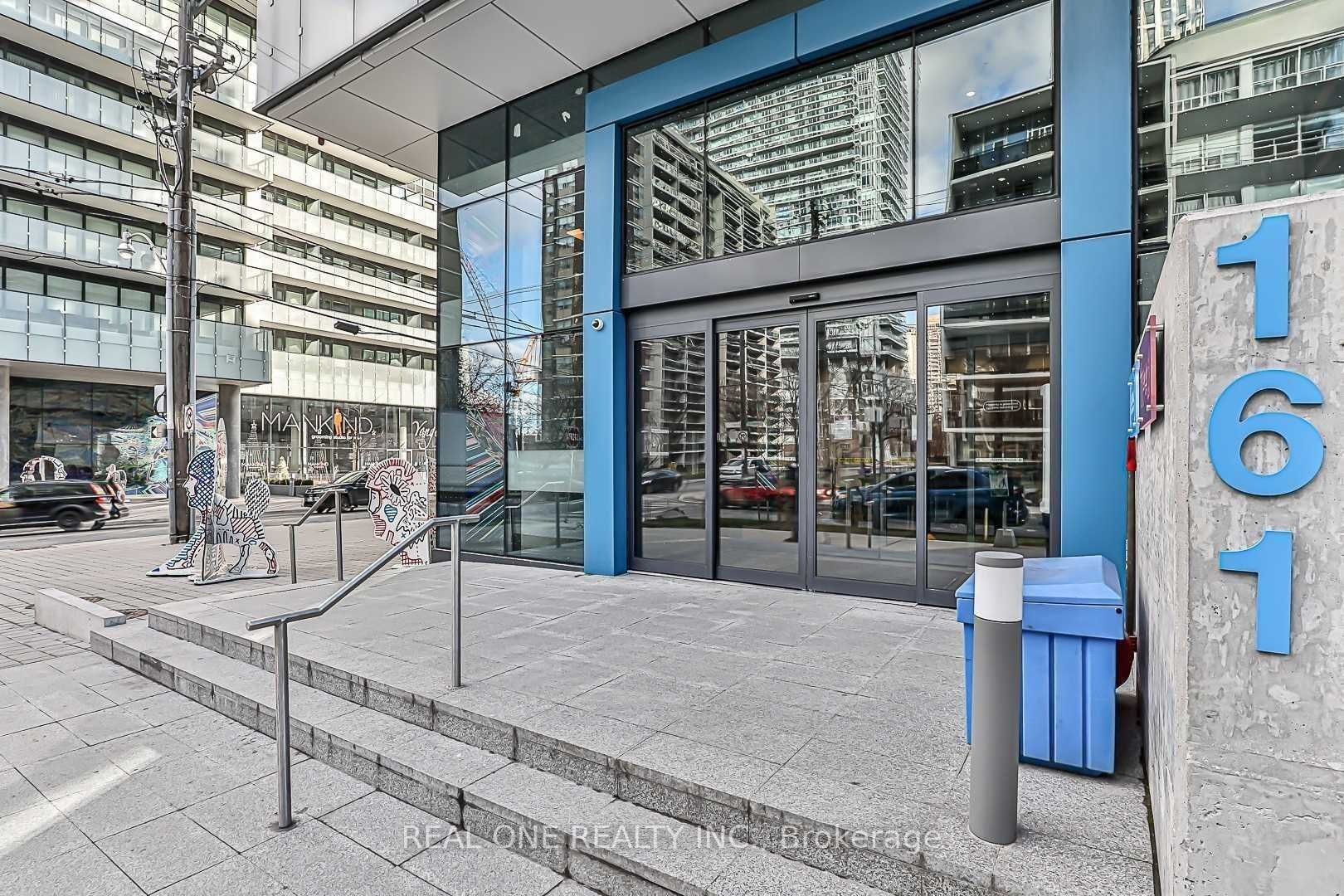 161 Roehampton Ave, #1104