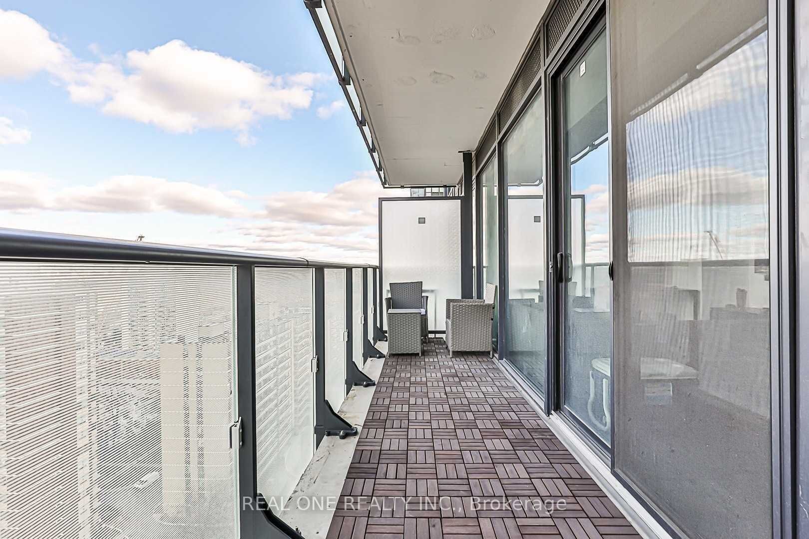 161 Roehampton Ave, #1104