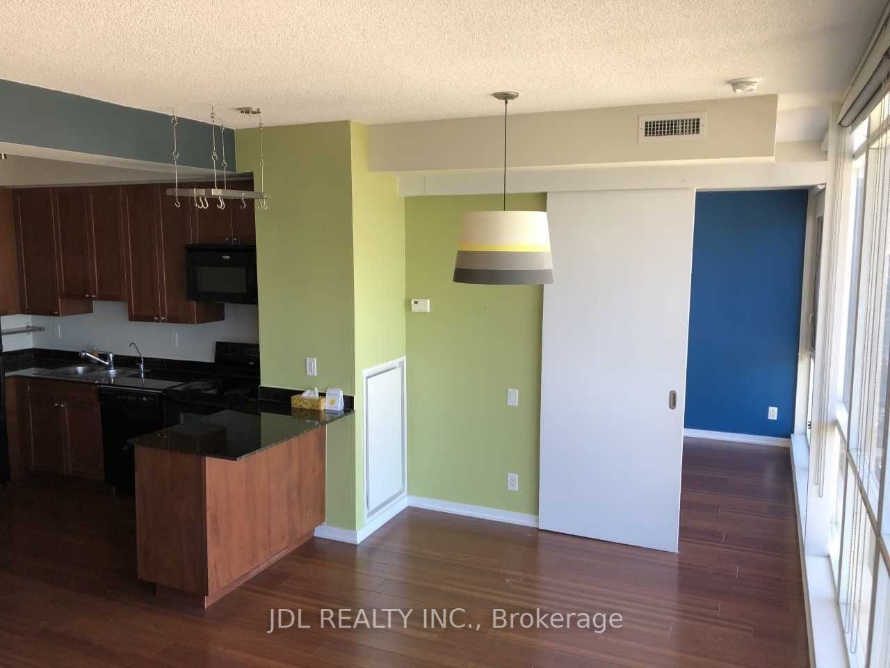 30 Canterburry Plaz, #1206
