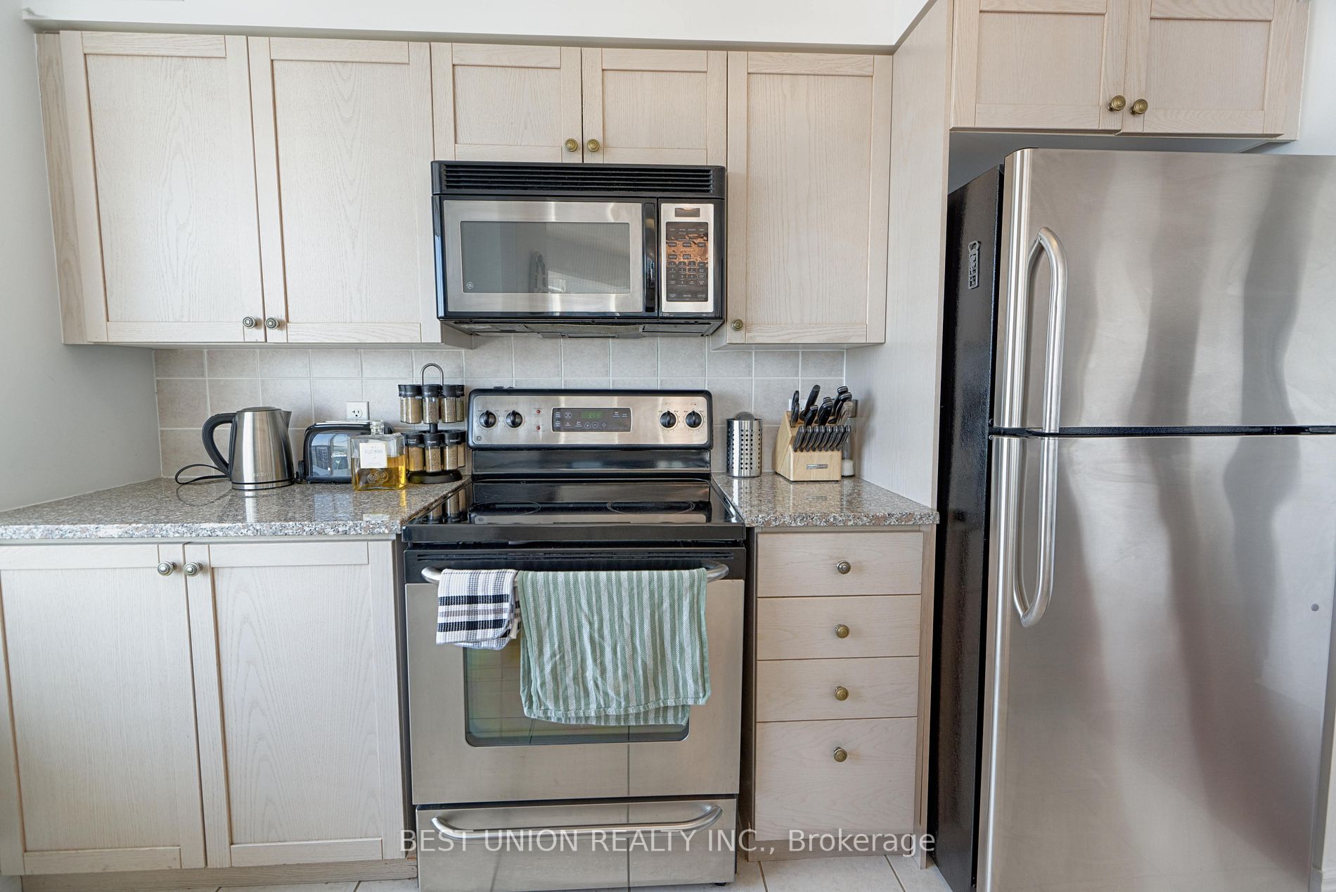 30 Grand Trunk Cres, #3511