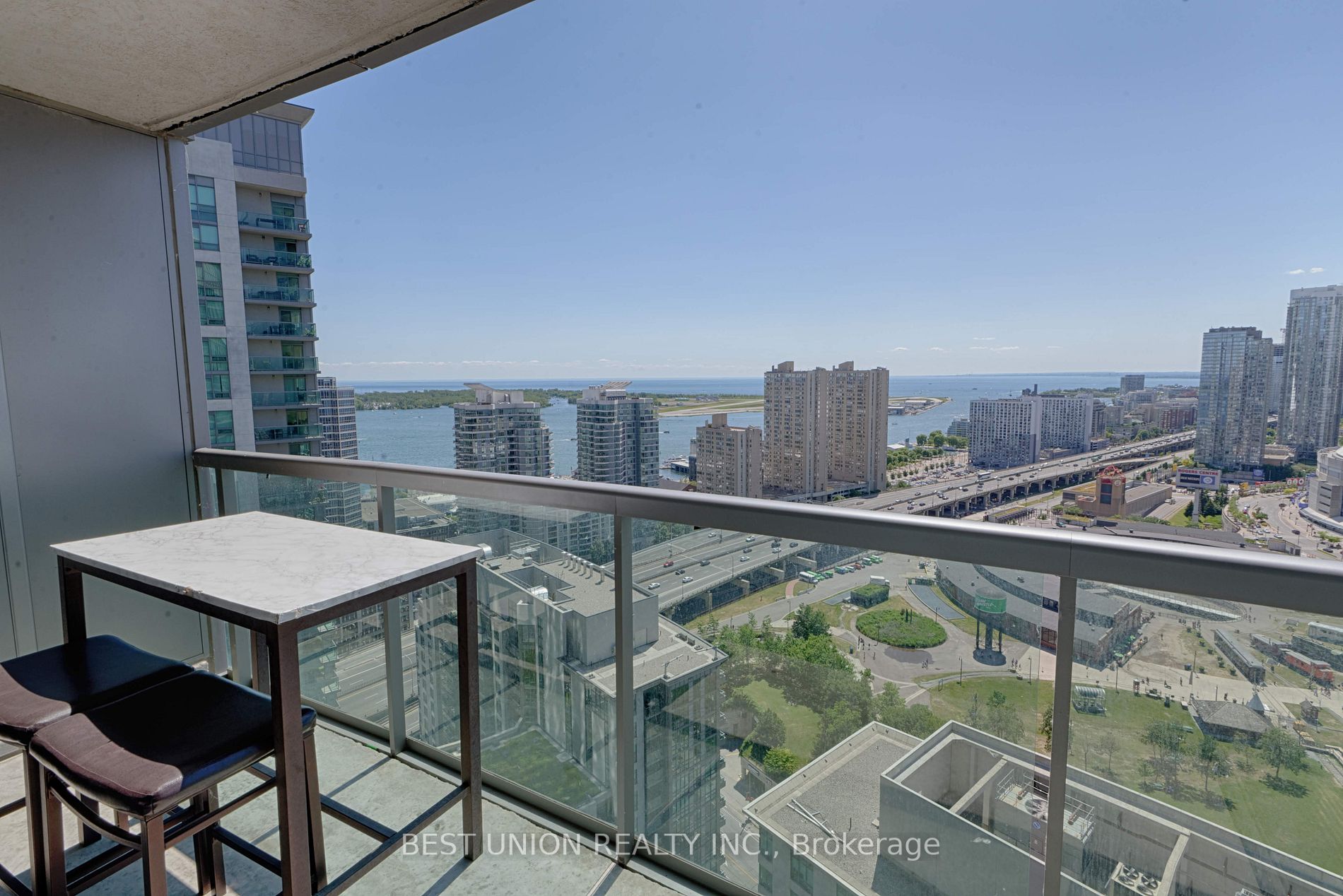 30 Grand Trunk Cres, #3511