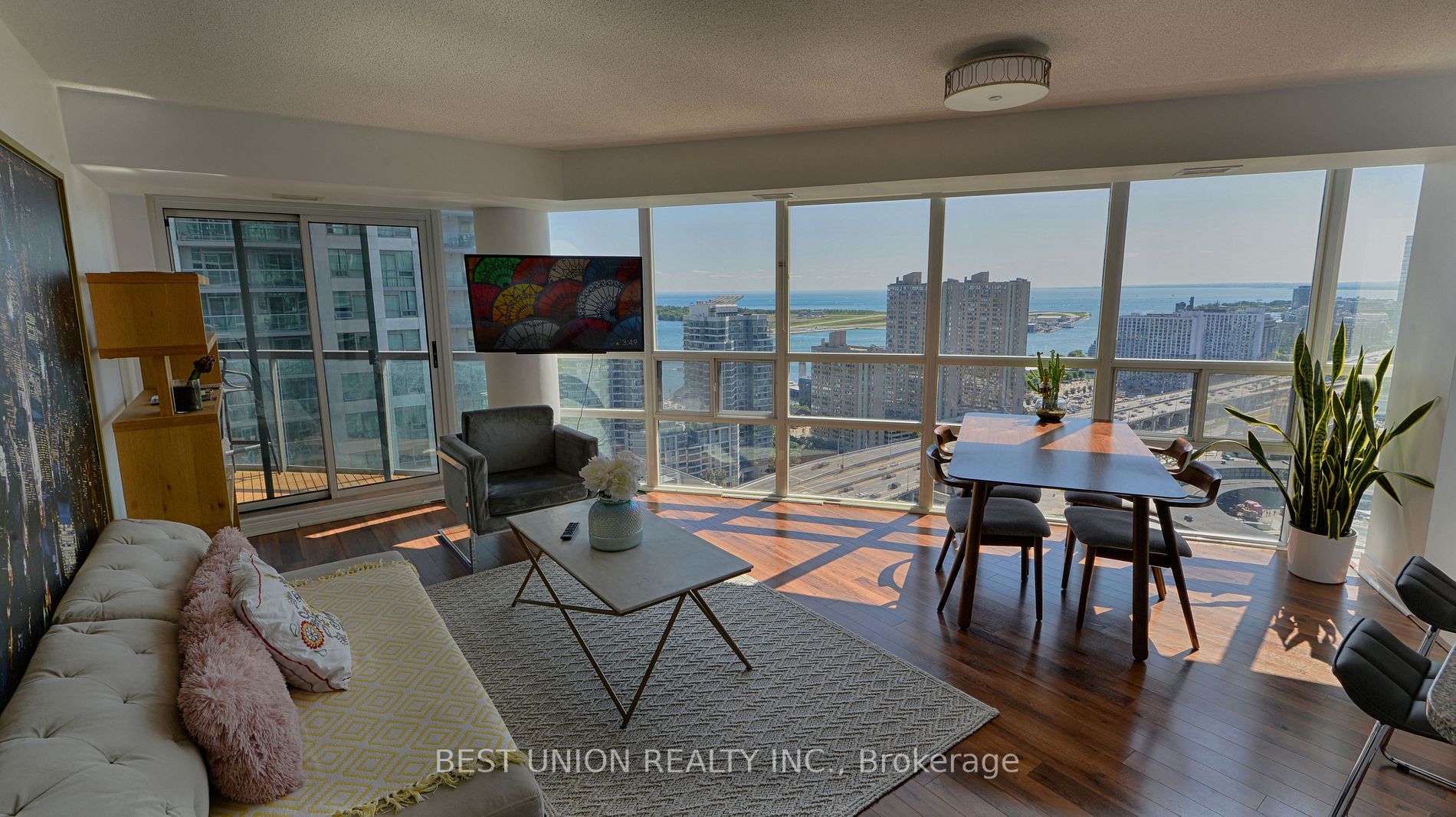 30 Grand Trunk Cres, #3511