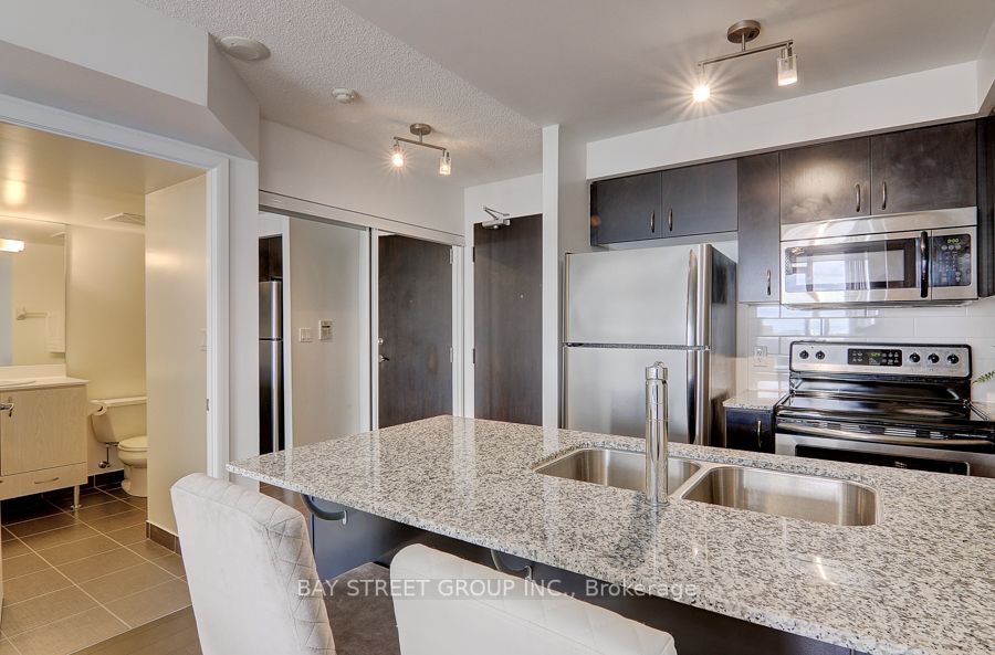 5793 Yonge St, #1202