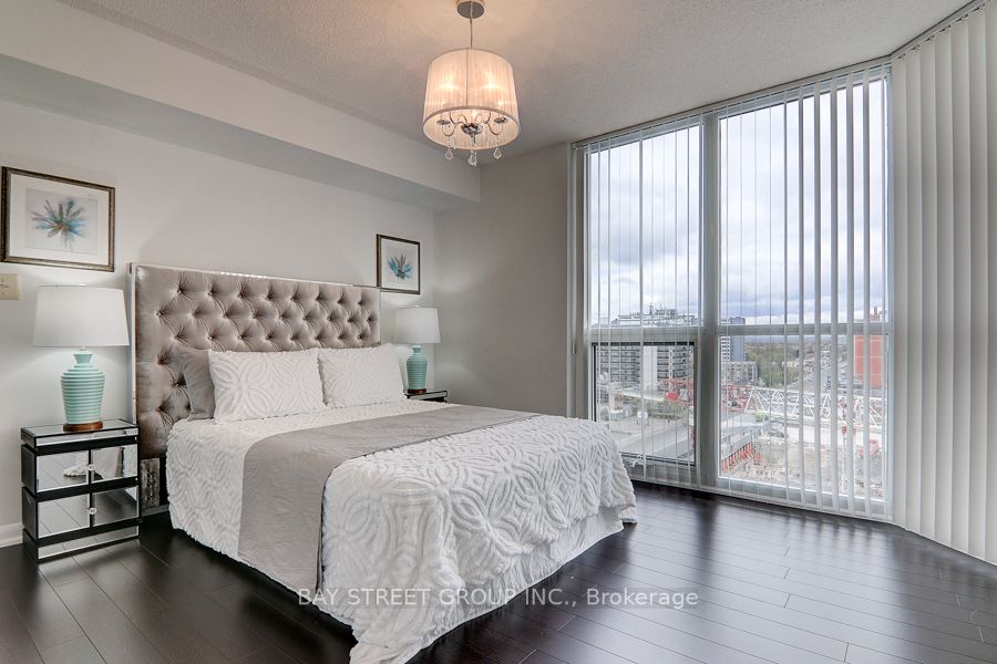 5793 Yonge St, #1202