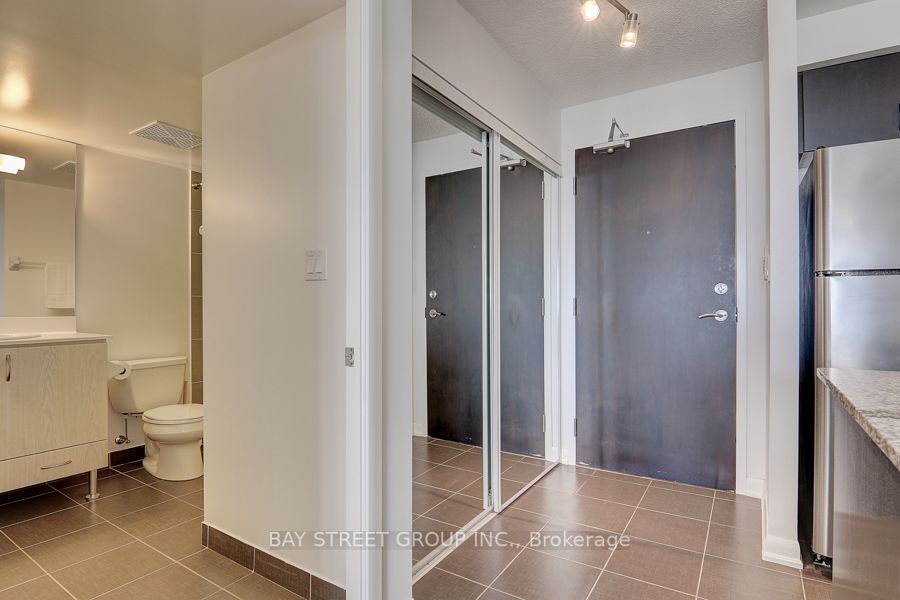 5793 Yonge St, #1202