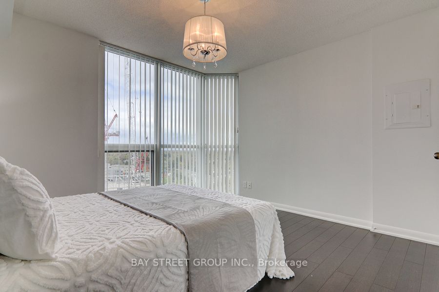 5793 Yonge St, #1202
