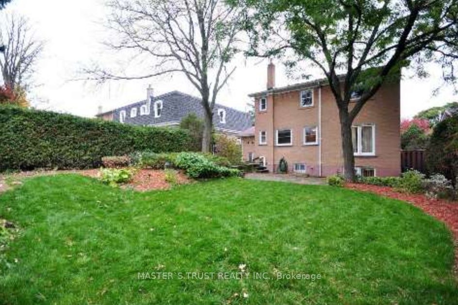 35 Davean Dr N
