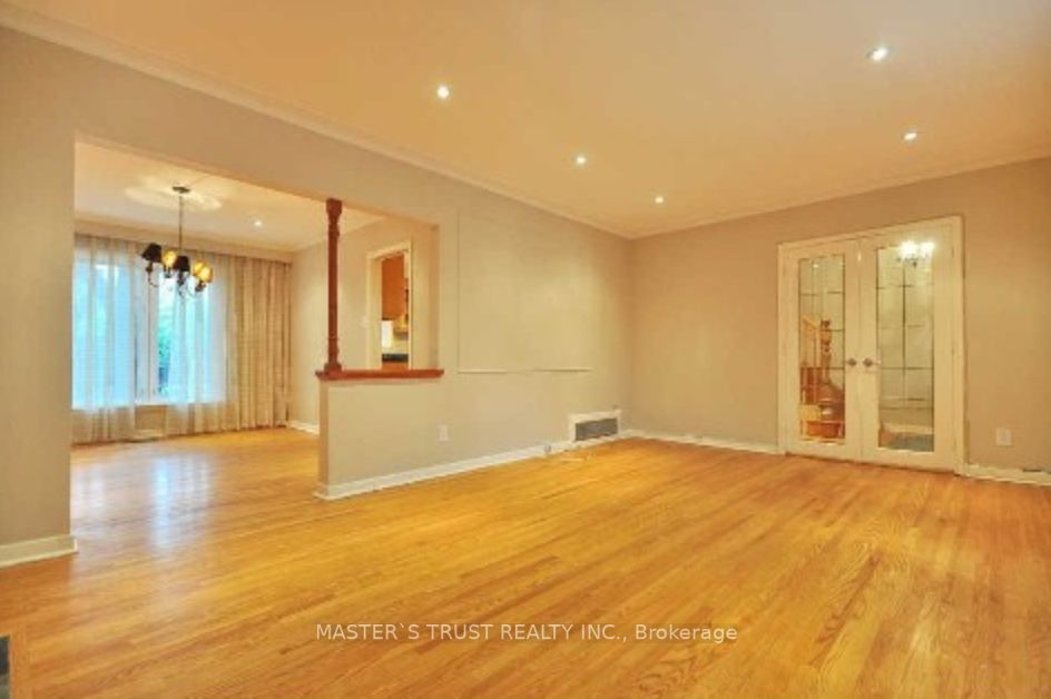 35 Davean Dr N