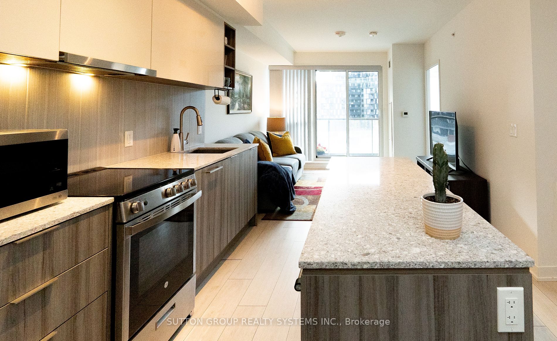 31 Tippett Rd, #459