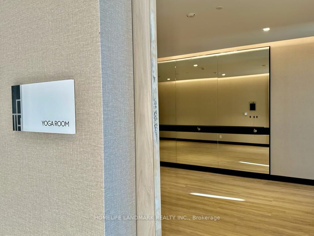 2020 Bathurst St, #329