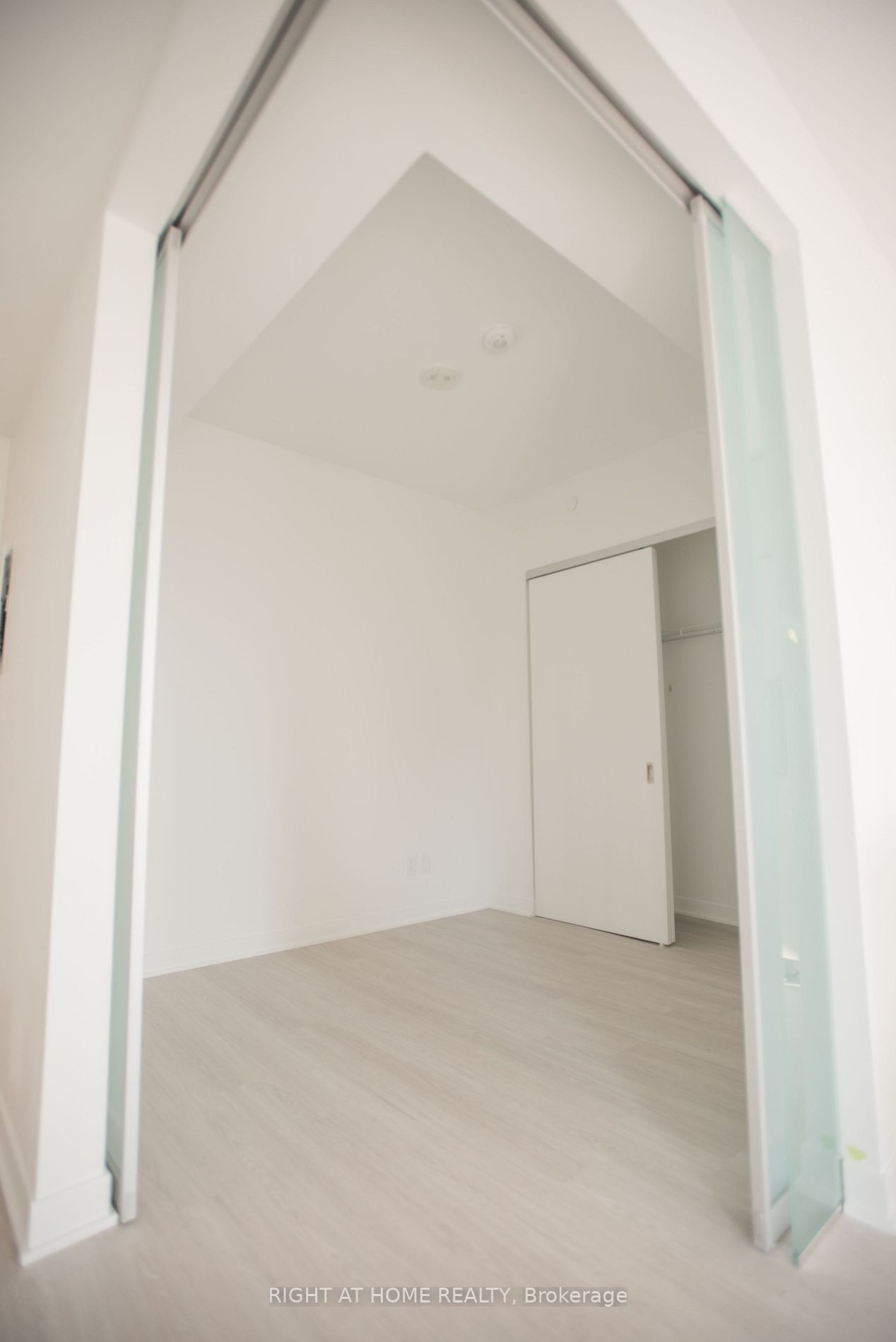 185 Alberta Ave, #705