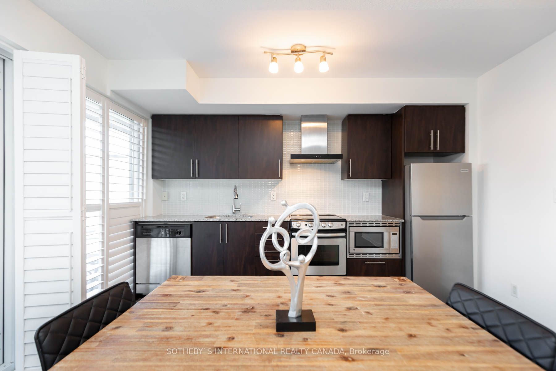 352 Front St W, #414