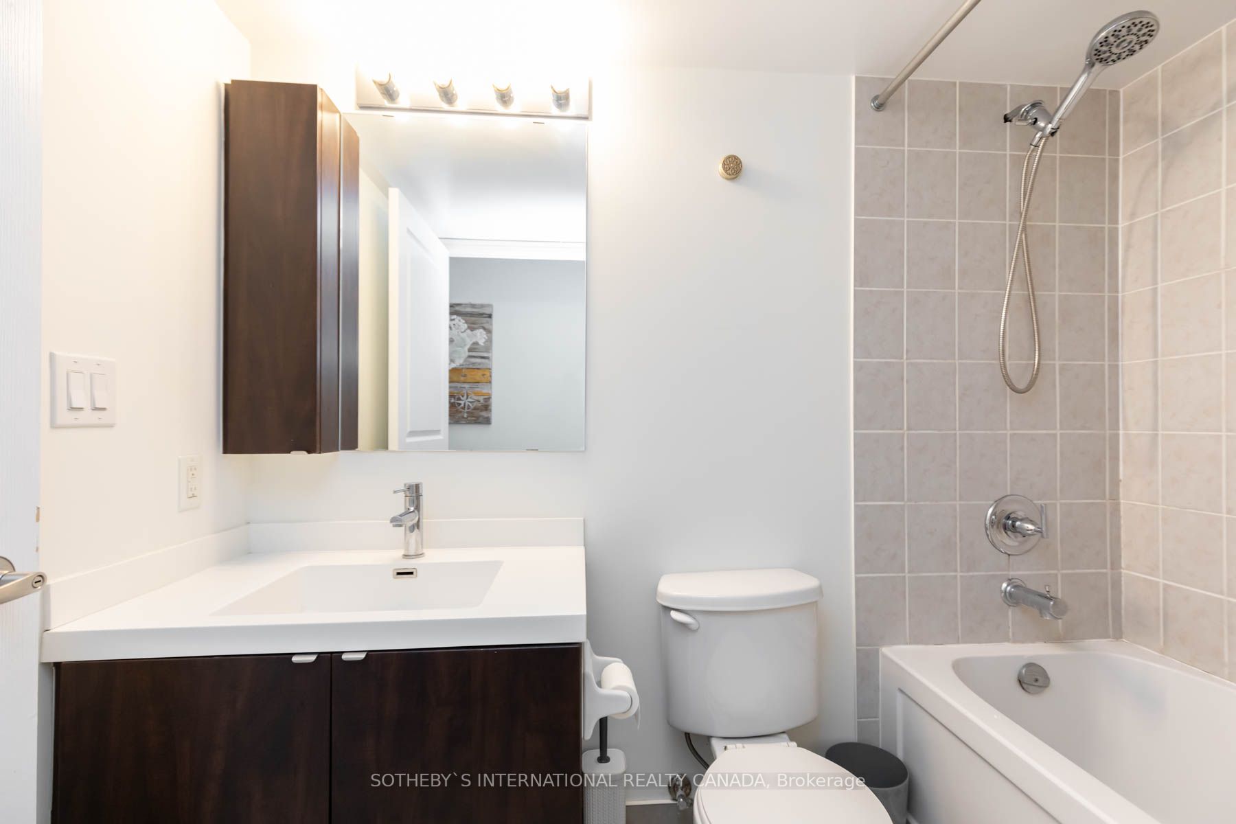 352 Front St W, #414