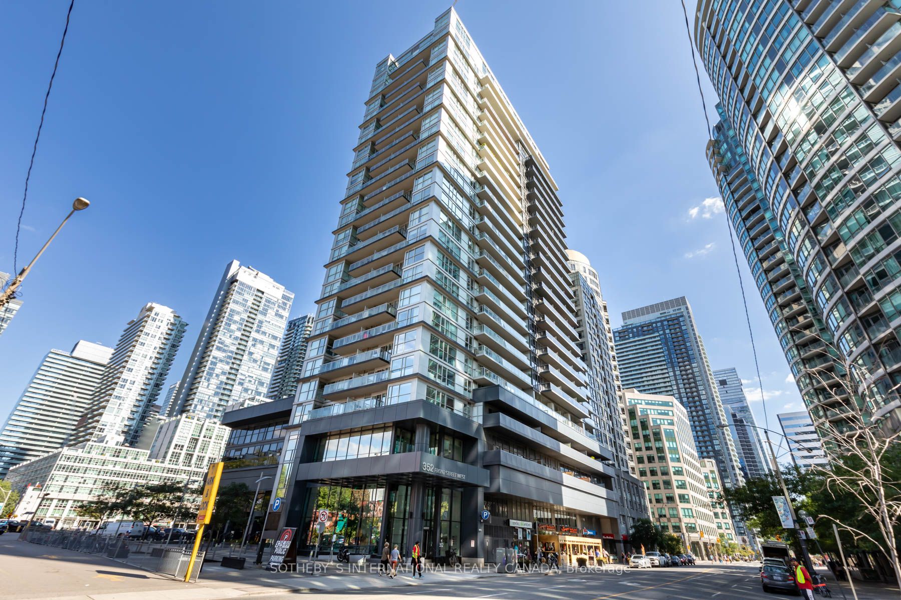 352 Front St W, #414