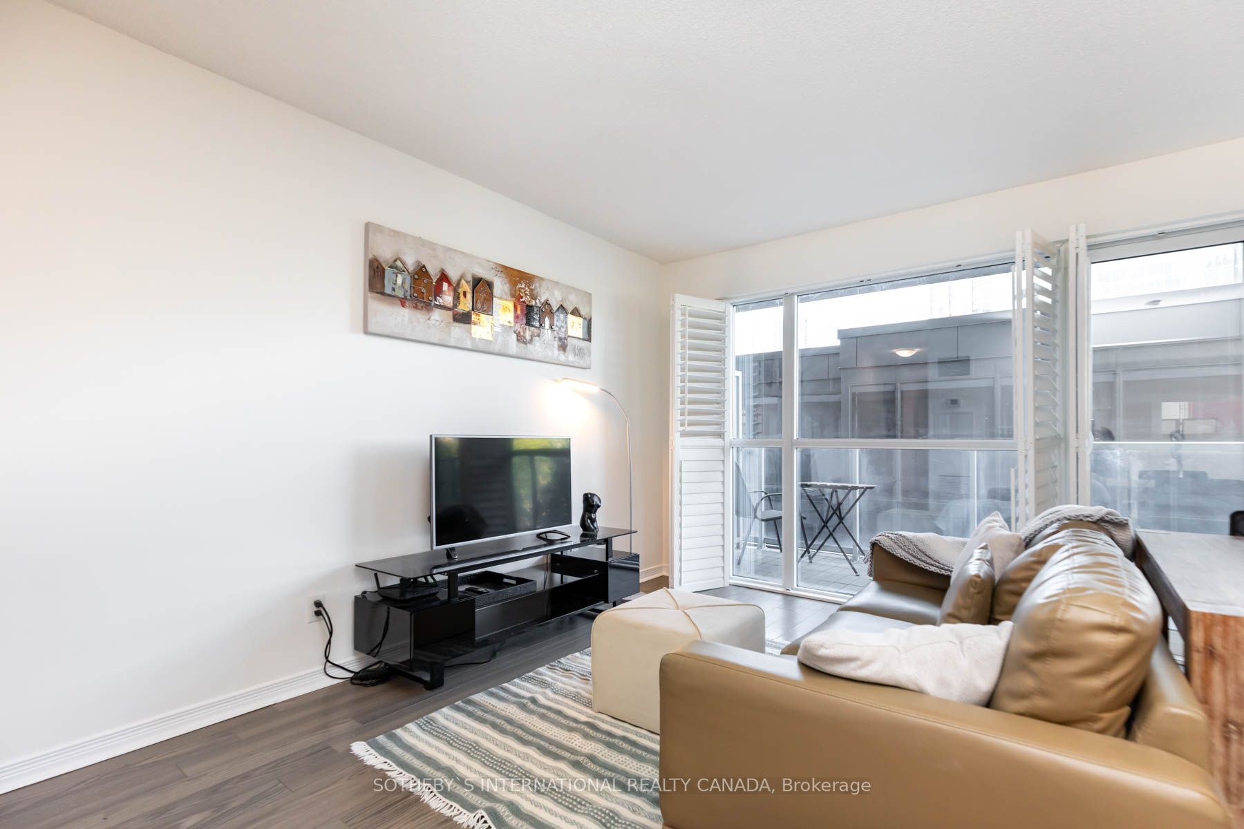 352 Front St W, #414