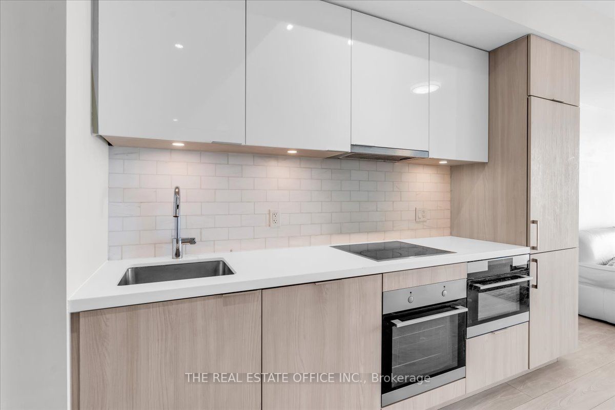 15 Queens Quay E, #2310