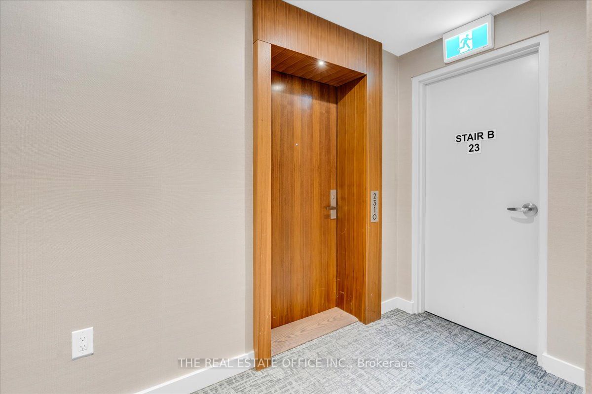 15 Queens Quay E, #2310