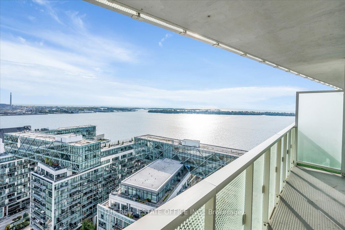 15 Queens Quay E, #2310