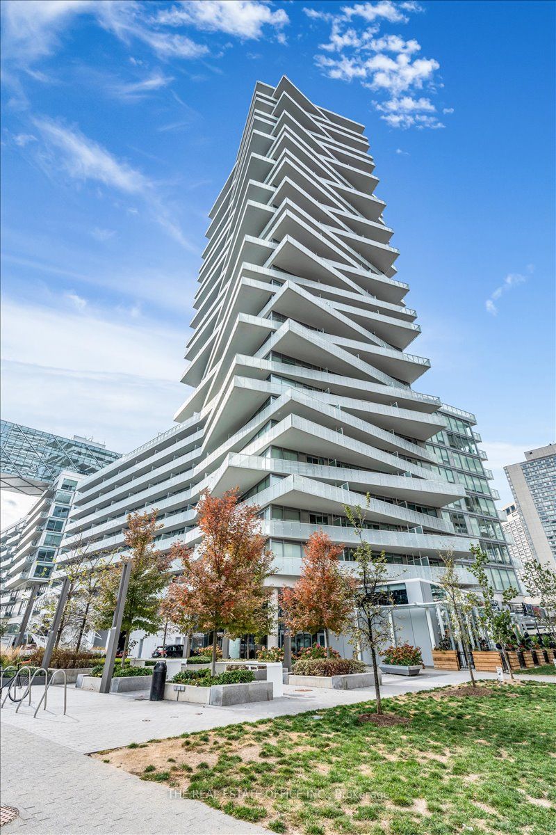 15 Queens Quay E, #2310