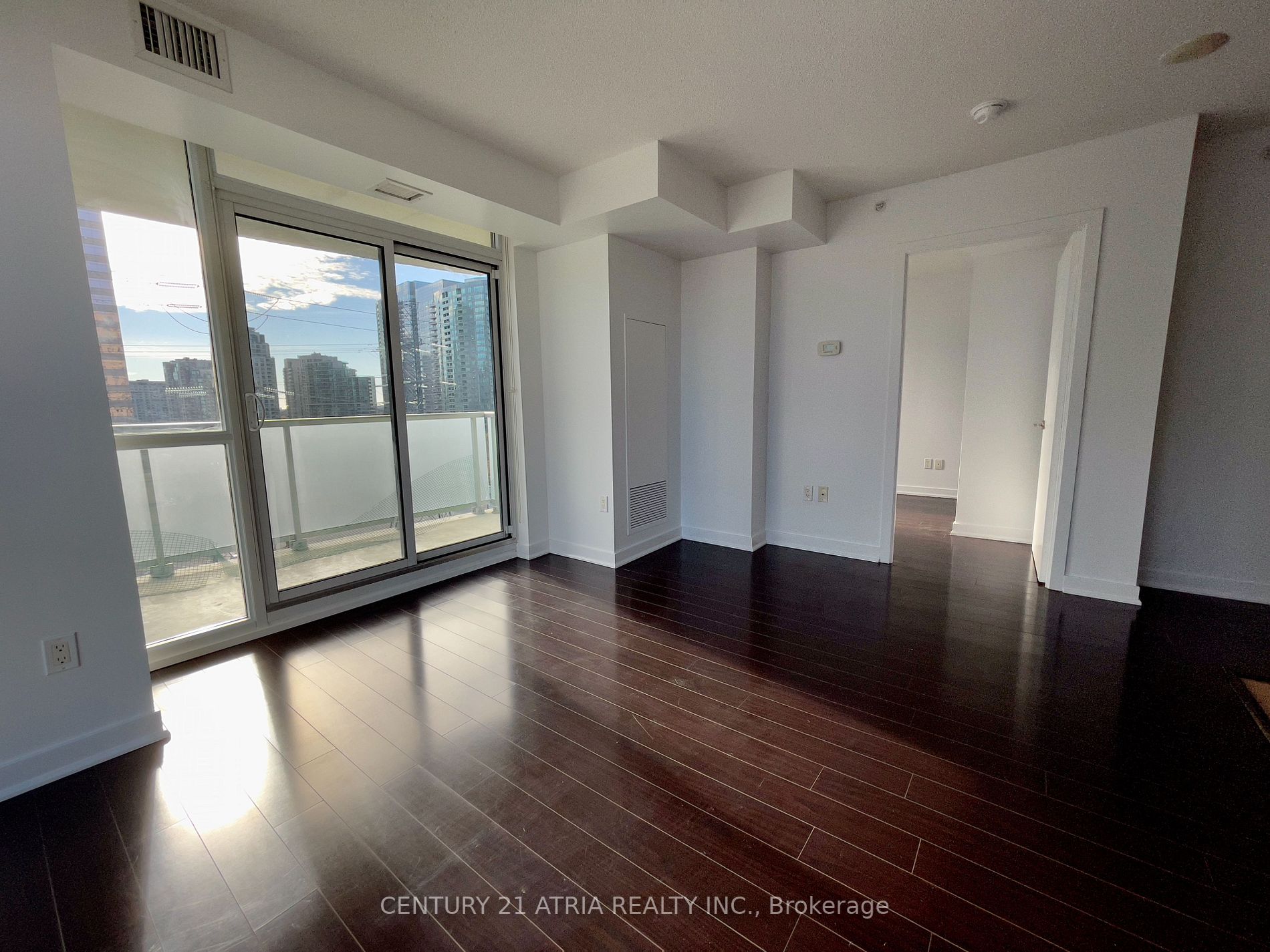 5740 Yonge St, #909