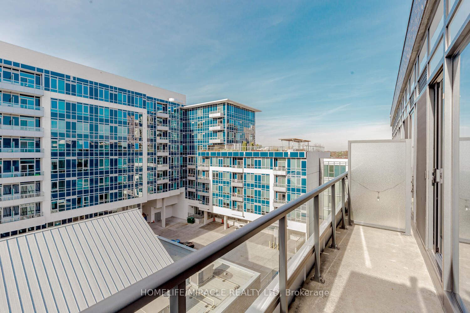 18 Rean Dr, #711